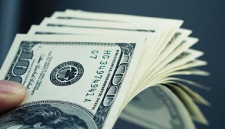تراجع الدولار مقابل العملات الرئيسية وتوقعات التضخم في الولايات المتحدة