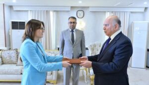 طرد سفيرة السويد من العراق بعد منح بلادها ترخيصا جديدا لحرق القرآن الكريم