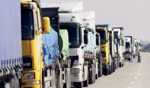 إلغاء الدعم الحكومي الموجه لقطاع النقل وارتفاع أسعار المحروقات يثير غضب نقابيين 1 قطاع النقل وارتفاع أسعار