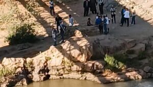 قفزة الموت تنهي حياة قاصر أمام صدمة عشرات المواطنين