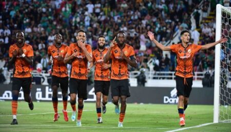 نهضة بركان يتوج بطلا لكأس العرش بعد انتصاره على الرجاء البيضاوي نهضة بركان يتوج بطلا لكأس العرش بعد انتصاره على الرجاء البيضاوي