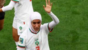 نهيلة بنزينة: أول لاعبة ترتدي الحجاب في كأس العالم للسيدات وفيفا يرحب بالتسامح والتنوع