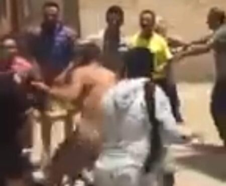 شريط فيديو تبادل العنف بالشارع العام يستنفر المصالح الأمنية