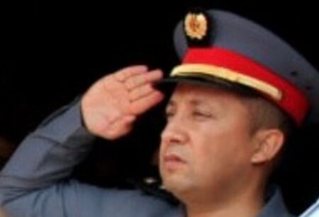 الملازم أول عبد اللطيف العرايسي يخلف الرائد عبد الله البوخاري على رأس سرية الدرك باشتوكة أيت باها الملازم أول عبد اللطيف العرايسي يخلف الرائد عبد الله البوخاري على رأس سرية الدرك باشتوكة أيت باها