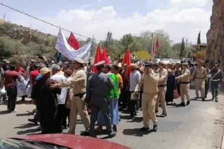 ساكنة مجموعة من الدواوير تقضي ليلة في العراء احتجاجا على تردي الأوضاع المعيشية