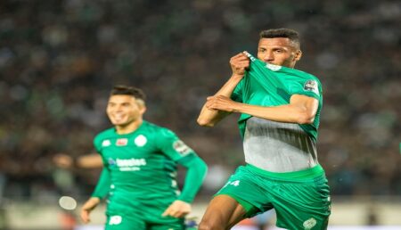 الرجاء الرياضي يتصدر المجموعة بعد فوزه على الوحدة الإماراتي في كأس الملك سلمان