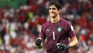 ياسين بونو يقترب من الانضمام لنادي الهلال السعودي مقابل 20 مليون يورو 6 بونو