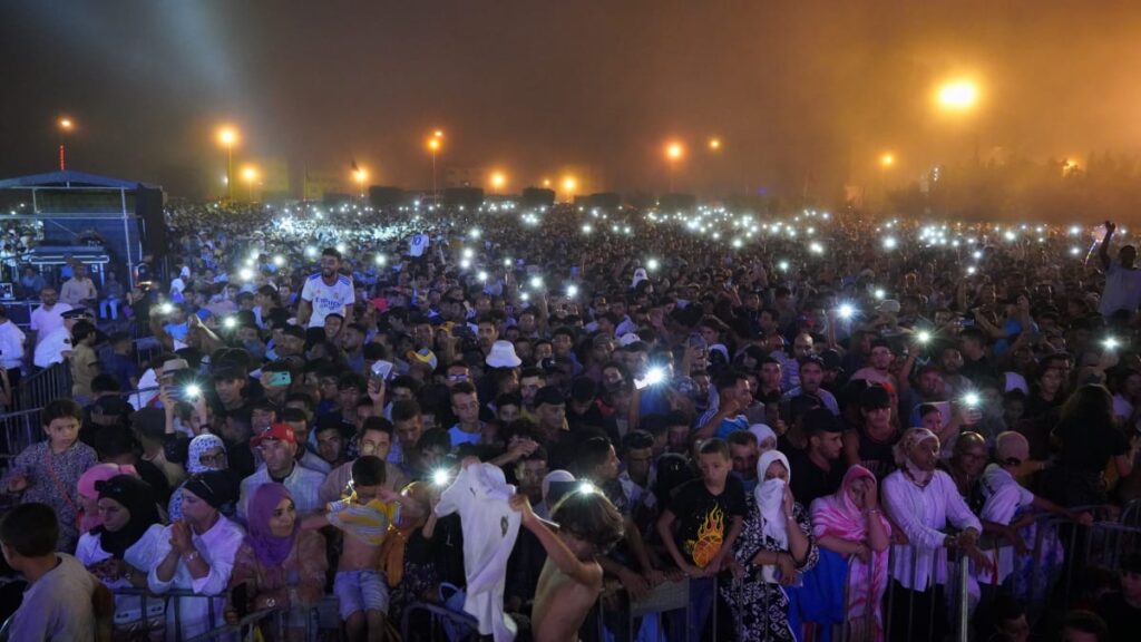 لا تكتمل الصورة إلا بالجمهور: عودة ساحة الاستقبال بتزنيت للحركية و الحيوية بعد توقف دام ثلاث سنوات بسبب جائحة كورونا لاستقبال الجماهير في مهرجان الفضة 2023