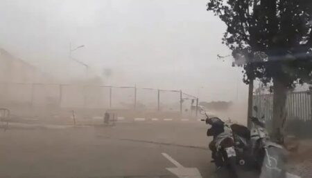 تفسير للعواصف الغبارية التي أدخلت الرعب في نفوس ساكنة أكادير. تفسير للعواصف الغبارية التي أدخلت الرعب في نفوس ساكنة أكادير.