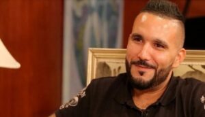 نقل نجم الراي رضا الطالياني إلى قسم الإنعاش بعد تدهور حالته الصحية .