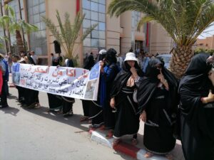 وقفة احتجاجية في تزنيت تنادي بتنفيذ مشروع الطريق الإقليمية 1929. (+صور)