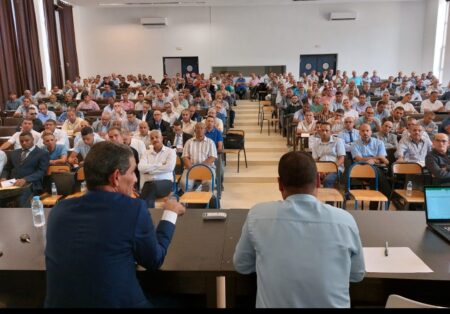 المدير الإقليمي بتارودانت يترأس اجتماع الدخول المدرسي 2023/2024 المدير الإقليمي بتارودانت يترأس اجتماع الدخول المدرسي 2023/2024