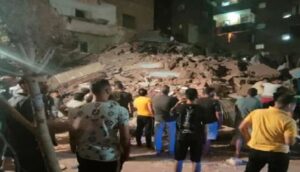 انهيار منزل قديم في القاهرة وبحث مكثف عن ضحايا تحت الأنقاض (+صور)