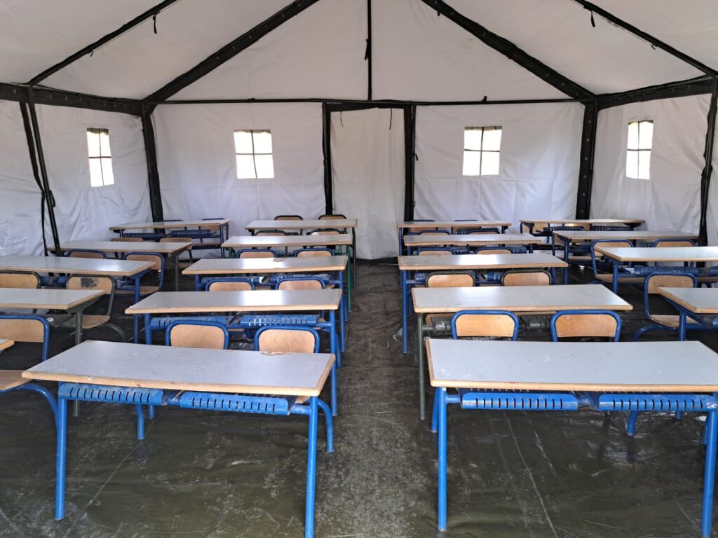 الخيام لتدريس التلاميذ المتضررين من الزلزال