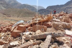 دواوير تستغيث من قلب بؤر الزلزال في غياب أية التفاتة للإغاثة و الإنقاذ، و مصيرها بيدها، و بوسائلها البدائية.