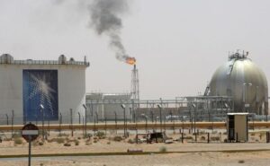 السعودية تمدد خفض الإنتاج النفطي الطوعي