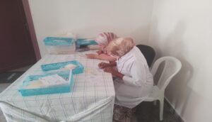 ساكنة تزنيت تجتمع لإنقاذ حياة ضحايا الزلزال من خلال التبرع بالدم.