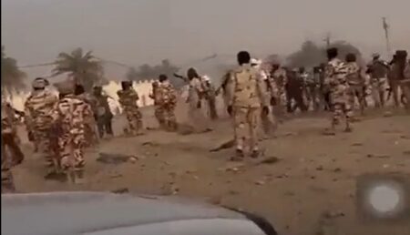 +فيديو..احتجاجات في تشاد بعد مقتل جندي تشادي على يد جندي فرنسي في مشاجرة +فيديو..احتجاجات في تشاد بعد مقتل جندي تشادي على يد جندي فرنسي في مشاجرة