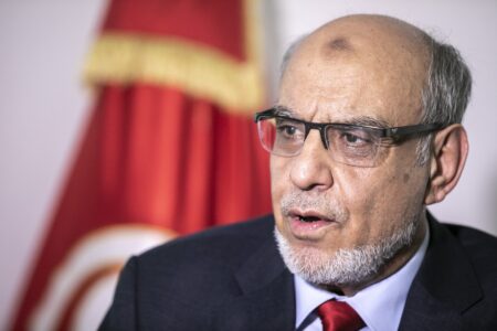 توقيف رئيس الحكومة التونسية الأسبق وسلسلة الاعتقالات: تطورات سياسية مثيرة في تونس توقيف رئيس الحكومة التونسية الأسبق وسلسلة الاعتقالات: تطورات سياسية مثيرة في تونس