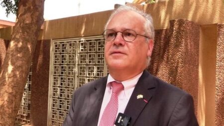 قرار المحكمة النيجرية بطرد السفير الفرنسي: تصاعد التوترات الدبلوماسية في النيجر قرار المحكمة النيجرية بطرد السفير الفرنسي: تصاعد التوترات الدبلوماسية في النيجر