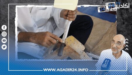 حرفة دامت عقوداً… صانع مغربي يكشف لـ أكادير 24 تقنيات صناعة الخنجر بالفضة حرفة دامت عقوداً... صانع مغربي يكشف لـ أكادير 24 تقنيات صناعة الخنجر بالفضة