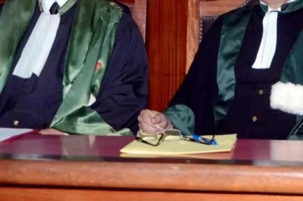 ملف سماسرة المحاكم يعود إلى الواجهة بعد شهر من العطلة القضائية.