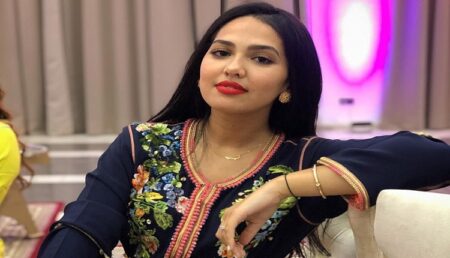 أكادير : السخرية من حادث الزلزال يفجر غضب المواطنين على الفنانة منال من قلب مهرجان تيميتار.