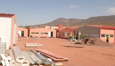 ضمنها تارودانت : وحدات تعليمية مسبقة الصنع تستقبل تلاميذ عدد من المناطق التي ضربها الزلزال. ضمنها تارودانت : وحدات تعليمية مسبقة الصنع تستقبل تلاميذ عدد من المناطق التي ضربها الزلزال.