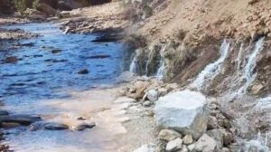 ظهور شلالات مياه جديدة في سفوح جبال الأطلس الكبير بعد الزلزال