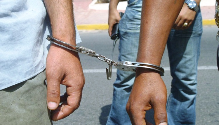 توقيف شخصين
