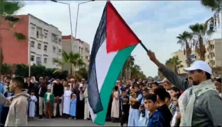 أكادير و بالفيديو : وقفة احتجاجية تضامنية مع المقاومة الفلسطينية. أكادير و بالفيديو : وقفة احتجاجية تضامنية مع المقاومة الفلسطينية.