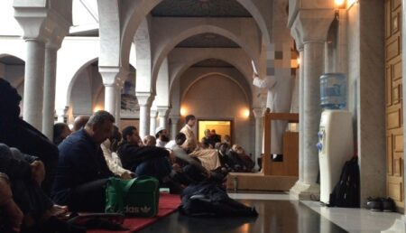 إمام يثير جدلا واسعا بعدما اعتبر الكوارث الطبيعية بالمغرب وليبيا “عقابا من الله” إمام يثير جدلا واسعا بعدما اعتبر الكوارث الطبيعية بالمغرب وليبيا "عقابا من الله"