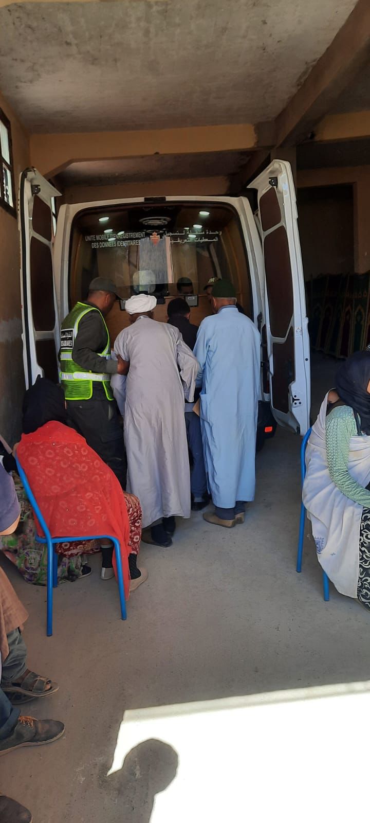 الحرفية و الإنسانية و ال التضامن 15