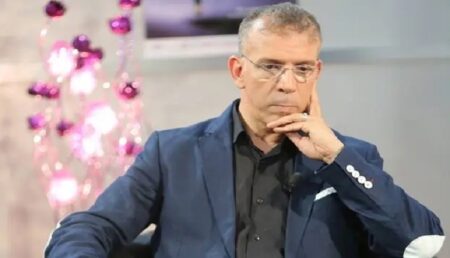 إهداء إلى المنجم الدراجي : اذا لم يصل القط لقطعة اللحم.. يقول بأن رائحتها كريهة إهداء إلى المنجم الدراجي : اذا لم يصل القط لقطعة اللحم.. يقول بأن رائحتها كريهة