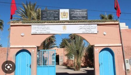 طاطا : 100 تلميذ وتلميذة يواصلون إشهار ورقة مقاطعة الدراسة في وجه المديرية الإقليمية طاطا : 100 تلميذ وتلميذة يواصلون إشهار ورقة مقاطعة الدراسة في وجه المديرية الإقليمية