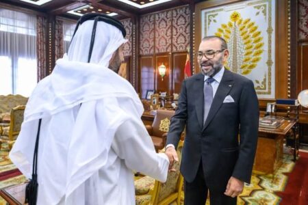 الملك محمد السادس يستقبل رئيس استثمارات إفريقيا وآسيا في جهاز قطر للاستثمار، حاملا رسالة شفوية إلى الملك من أمير دولة قطر.