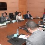 إعدادية بقلب أكادير تحت رحمة المتشردين رفقة كلابهم الضالة، في حالات تدمي القلب.