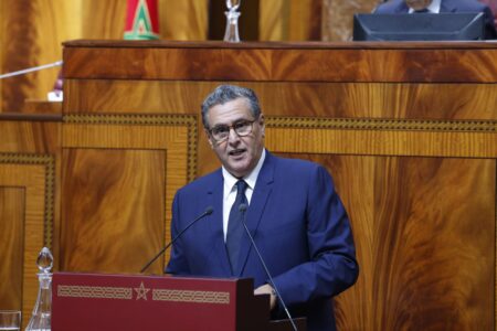 أخنوش ينوه بالحكومة و البرلمان في استكمال مراحل المصادقة على قانون الدعم الاجتماعي المباشر.