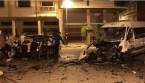 سقوط قتلى وجرحى في اصطدام حافلة لنقل المستخدمات بسيارة خفيفة