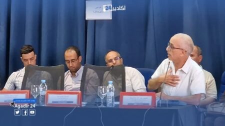 عبدالله بنشيكر يطالب بلقاء خاص مع أخنوش خلال انعقاد دورة أكتوبر للمجلس الجماعي لأكادير عبدالله بنشيكر يطالب بلقاء خاص مع أخنوش خلال انعقاد دورة أكتوبر للمجلس الجماعي لأكادير
