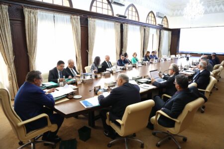 خبير تربوي : الحكومة اتخذت قرارات خاطئة أدت إلى احتقان قطاع التعليم، وهذه هي الخيارات الممكنة لتفادي السنة البيضاء خبير تربوي : الحكومة اتخذت قرارات خاطئة أدت إلى احتقان قطاع التعليم، وهذه هي الخيارات الممكنة لتفادي السنة البيضاء