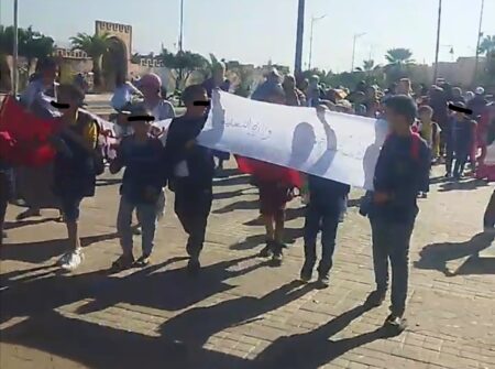 الآباء والأمهات يخرجون لشواع تارودانت رفقة أبنائهم بسبب الإضراب
