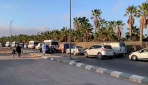 اختناق مروري شديد في الطريق الرابطة بين انزكان و أيت ملول. (فيديو) 10 الطريق الرابطة بين انزكان و أيت ملول
