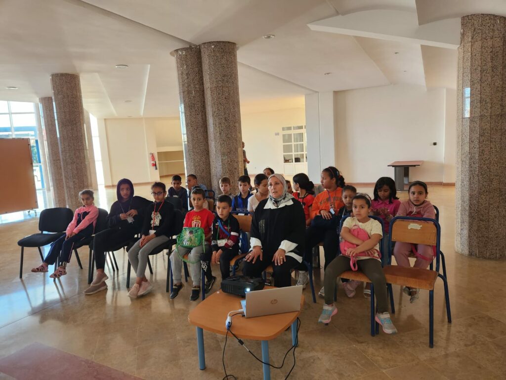 المديرية الجهوية لقطاع التواصل بجهة سوس ماسة تنظم معرضا للصور الرقمية بالمركز الثقافي لأيت ملول.