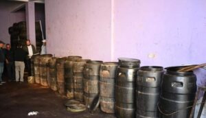 حجز زيوت مغشوشة وعدد من المواد الفاسدة خلال مداهمة محل تجاري