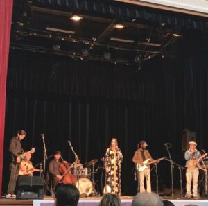 “Anya Umadal” فرقة شبابية صاعدة تحيي تراث “إيض إيناير” بأكادير