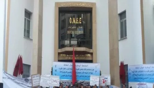 أكادير : مستخدمو الماء الصالح للشرب يحتجون و يضربون عن العمل.