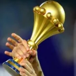 المنع يطال 23 فريقا مغربيا من الانتدابات الشتوية، بينها حسنية أكادير. 