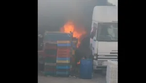 أكادير : النيران تلتهم شاحنة كبيرة، و الحادث يستنفر المصالح المختصة. 