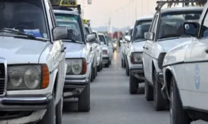 أكادير : منع استبدال سيارات الأجرة المتهالكة يثير غضب المواطنين وسائقي سيارات الأجرة